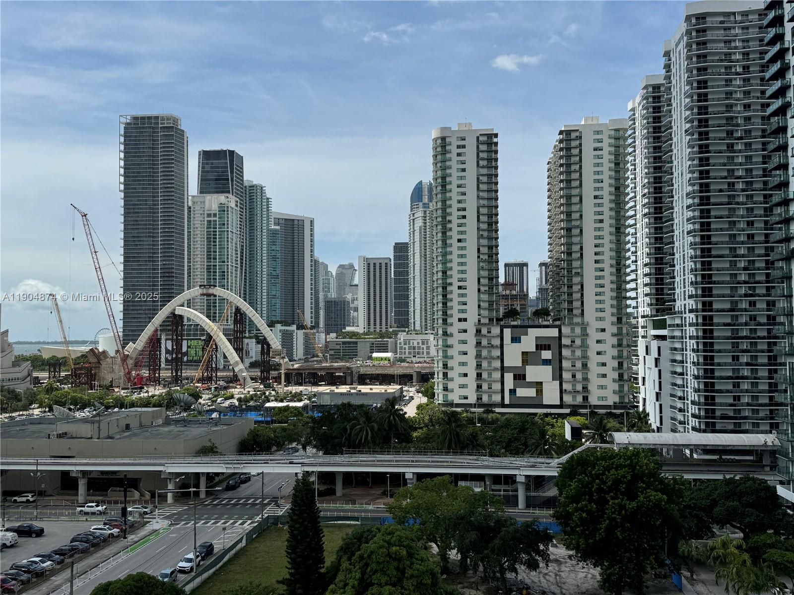 CANVAS CONDO - Residential