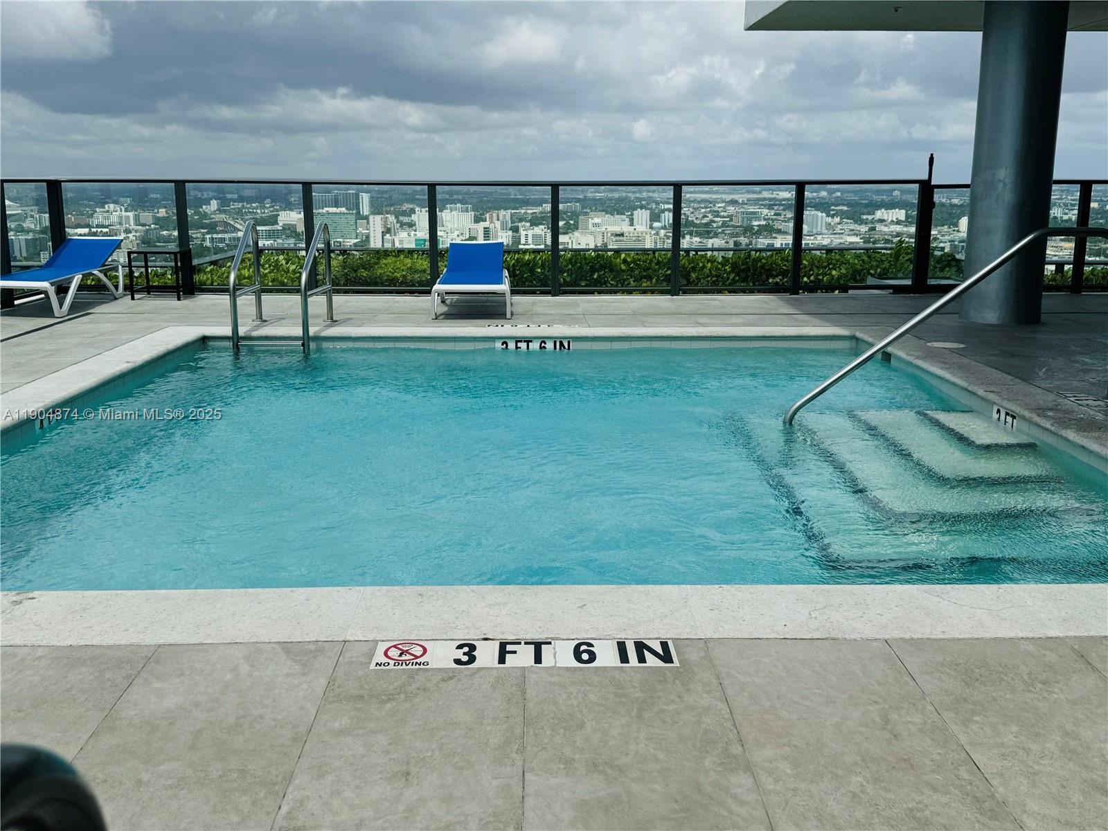 CANVAS CONDO - Residential