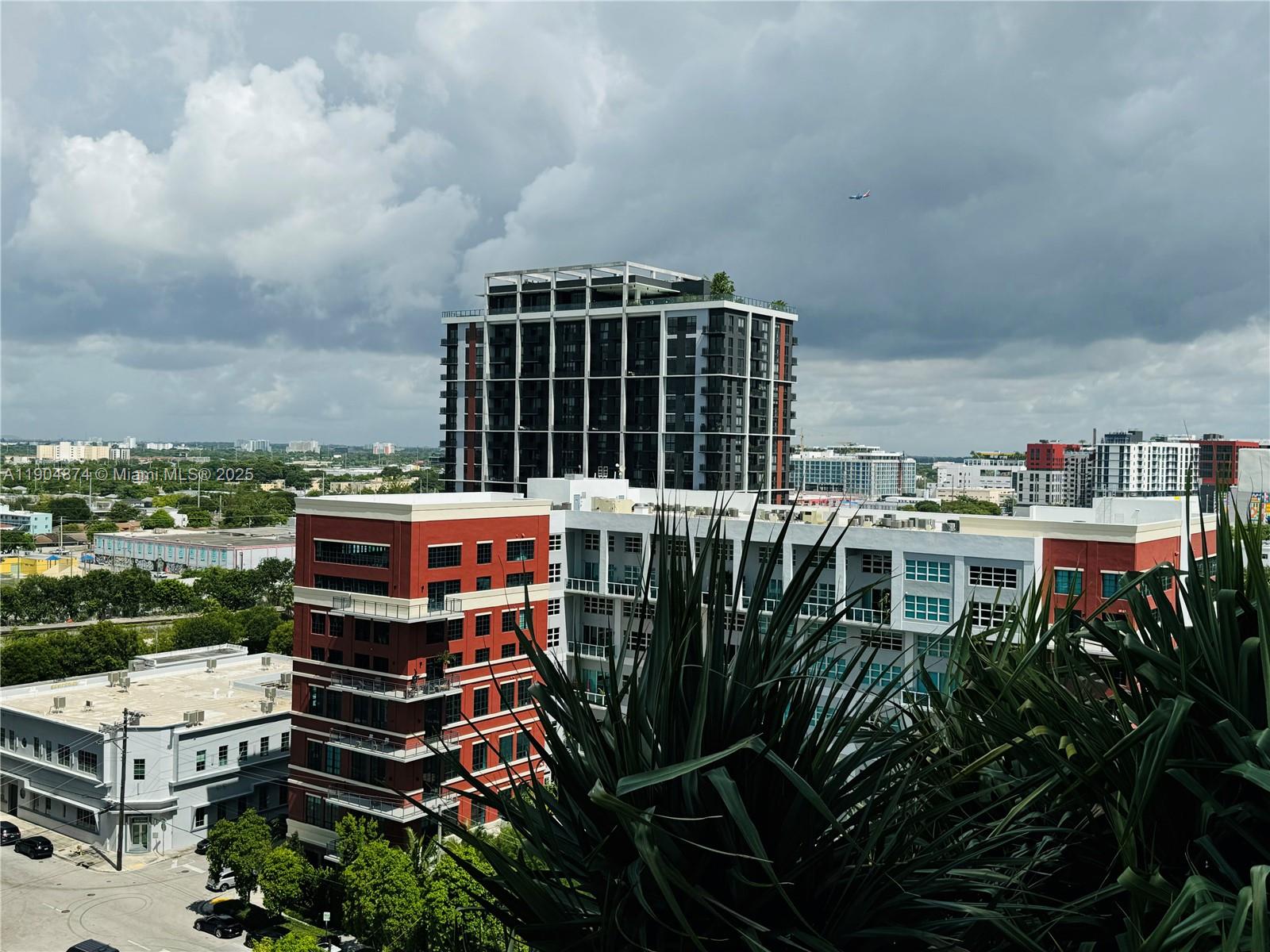 CANVAS CONDO - Residential