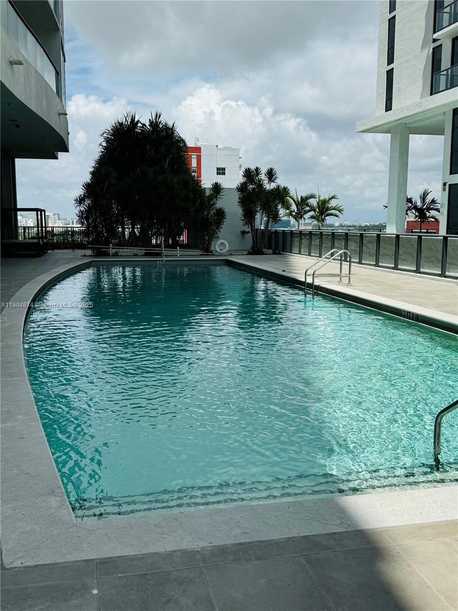 CANVAS CONDO - Residential