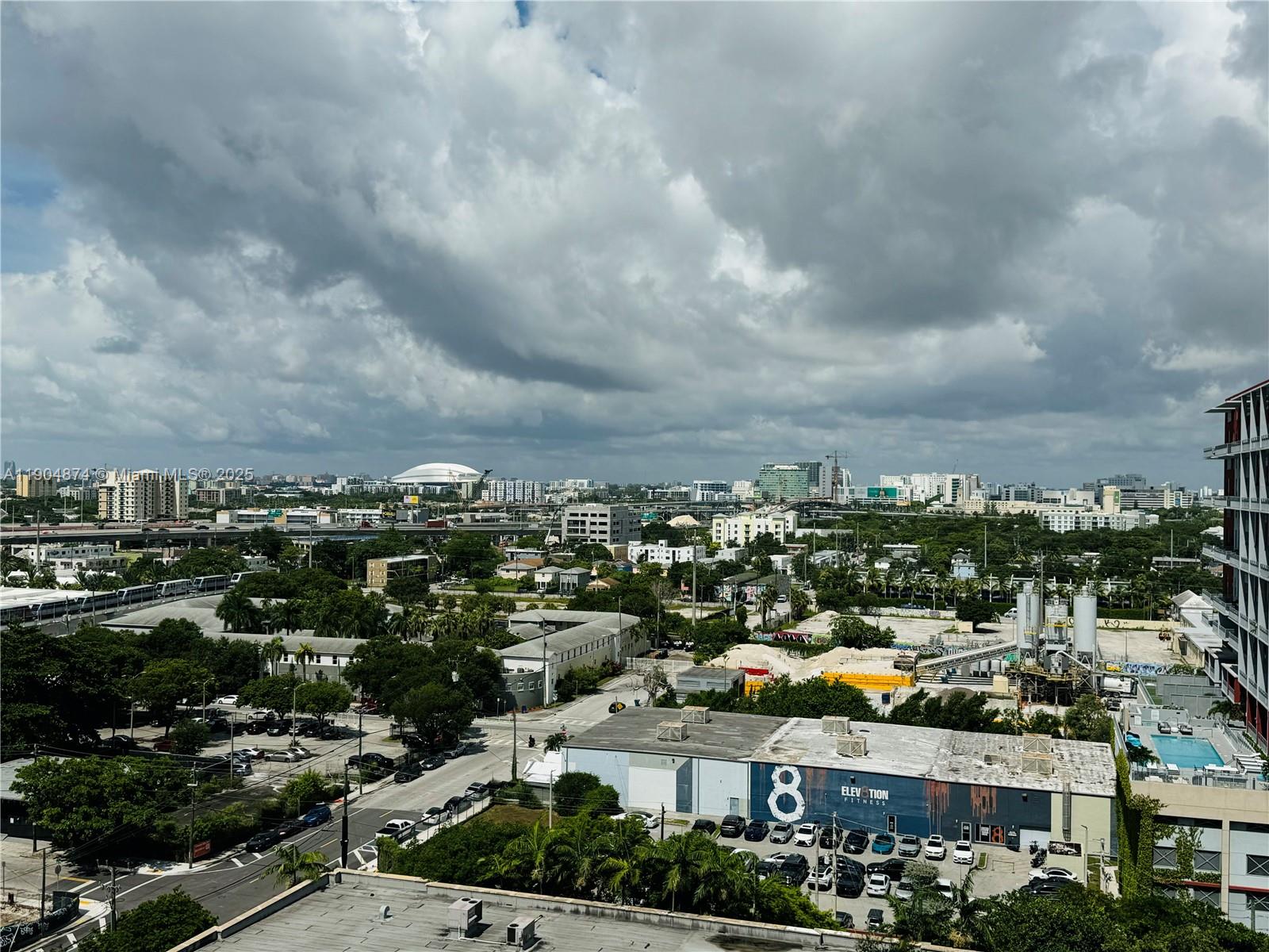 CANVAS CONDO - Residential