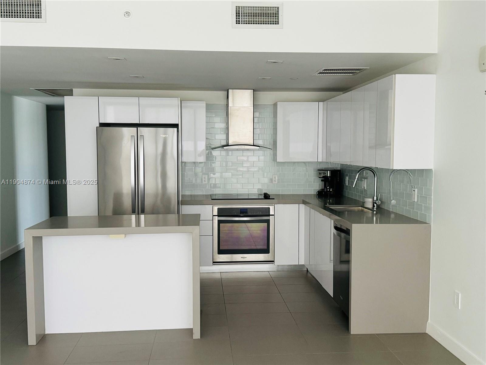 CANVAS CONDO - Residential