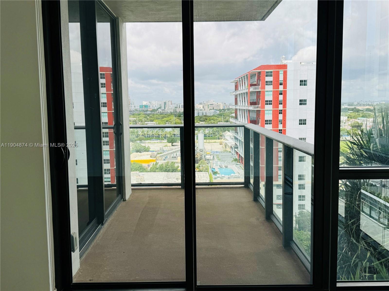 CANVAS CONDO - Residential