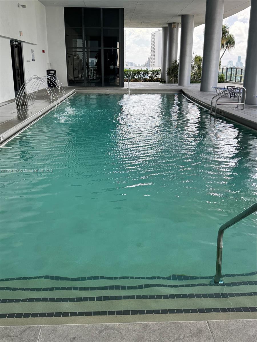 CANVAS CONDO - Residential