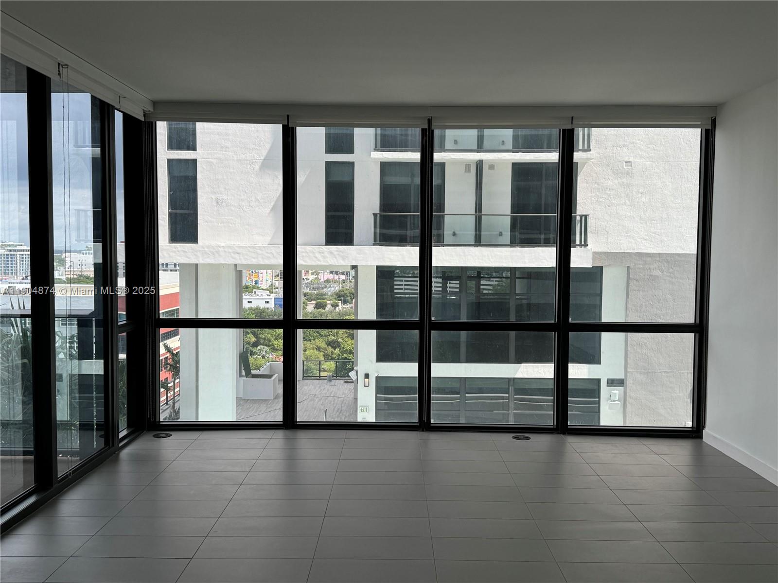 CANVAS CONDO - Residential