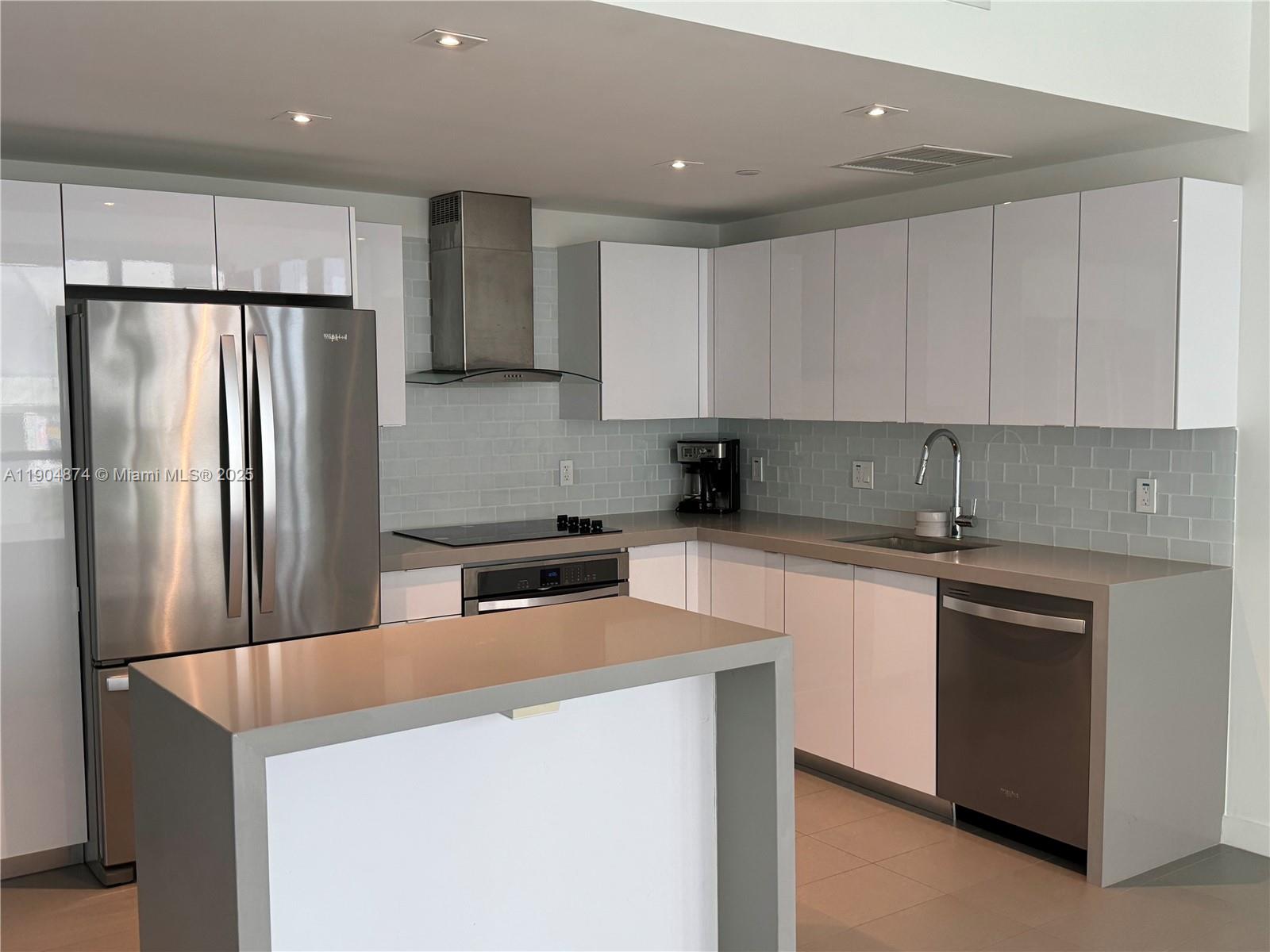 CANVAS CONDO - Residential