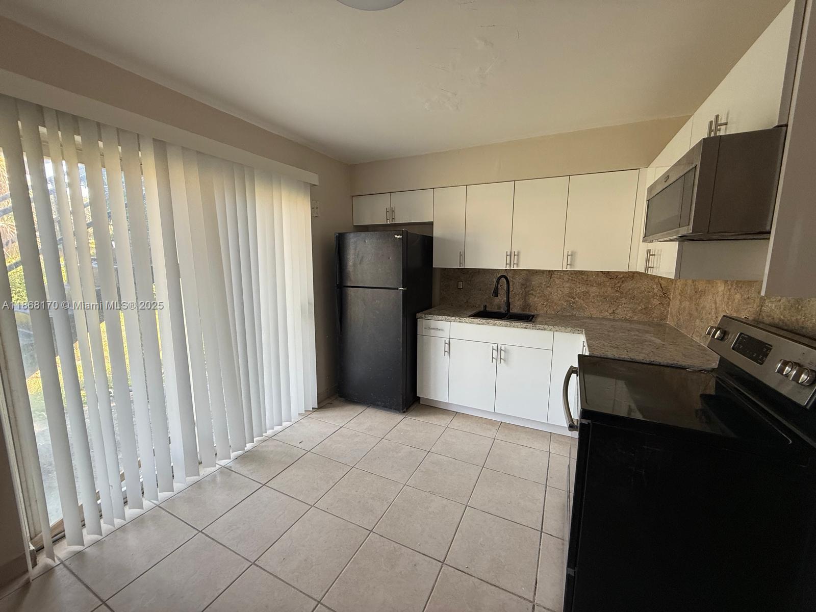 BLUE HERON PARK 1 - Residential Lease