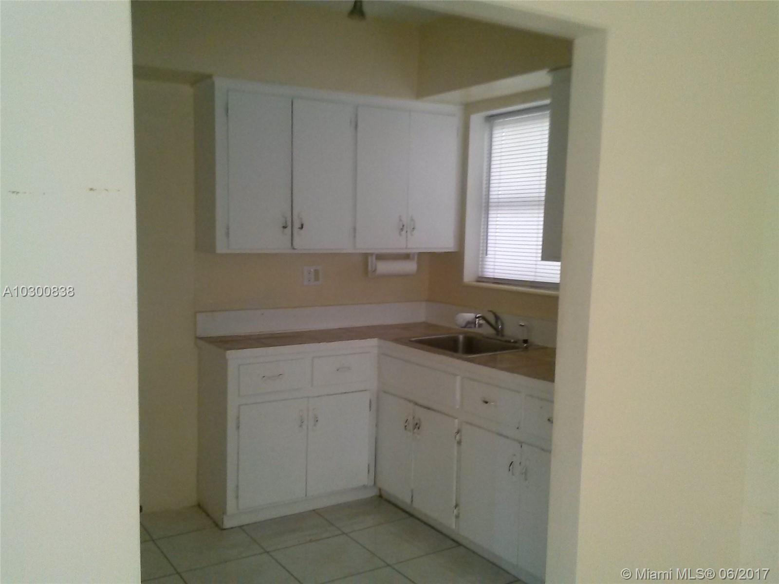 BISCAYNE BEACH SUB - Residential Lease