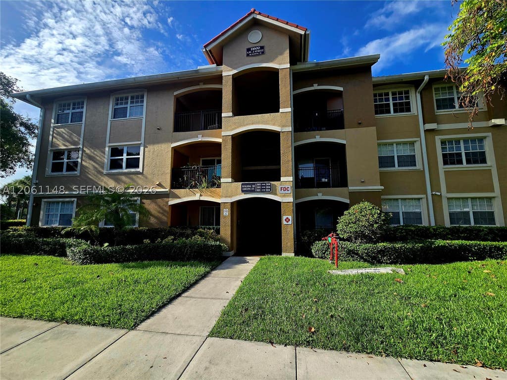Photo of 11600 SW 2nd St #18104, Pembroke Pines, FL 33025 (MLS # A12061148)