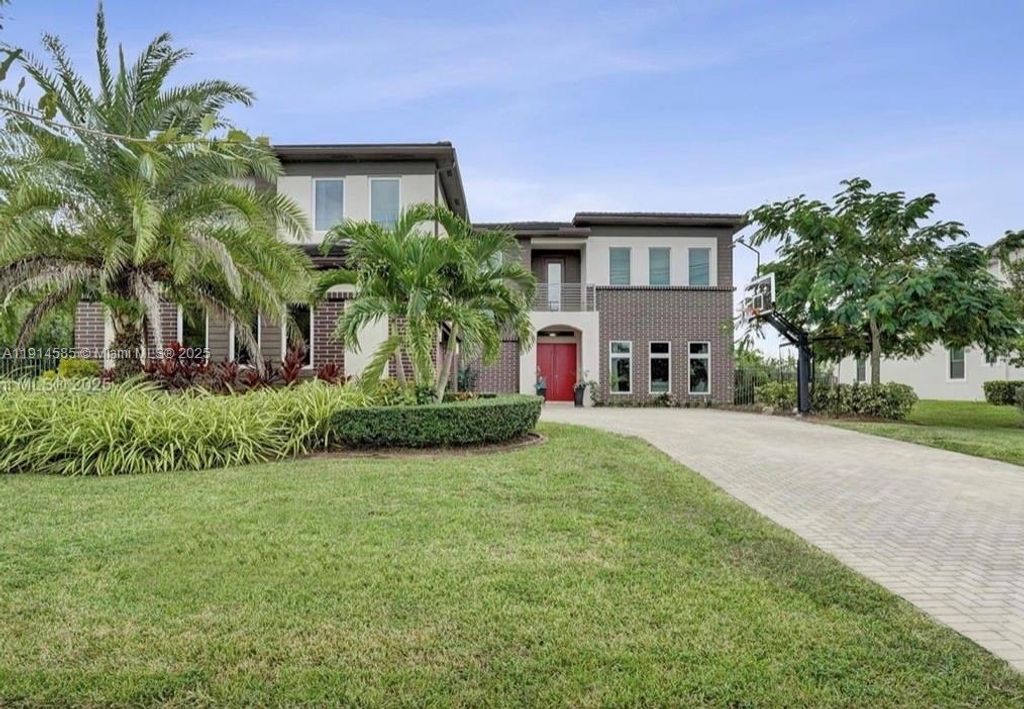 Photo of Davie, FL 33314 (MLS # A11914585)