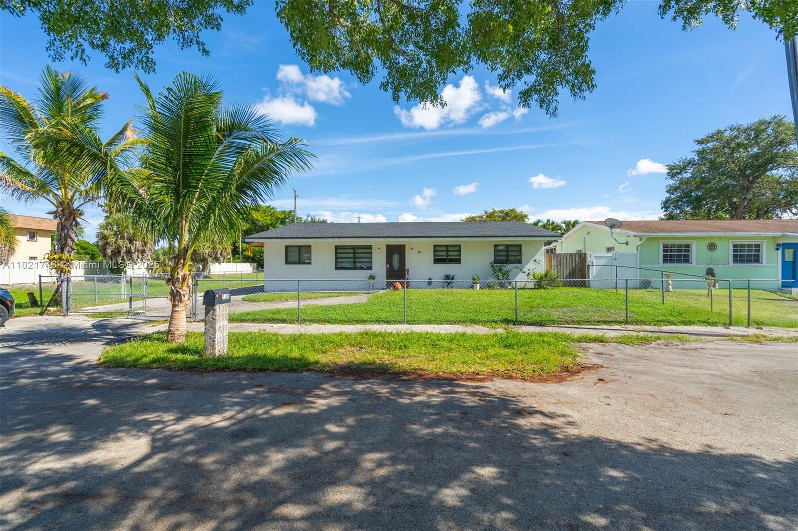 7100 Mcclellan St, Hollywood, Broward County, Florida - 3 Bedrooms  
2 Bathrooms - 