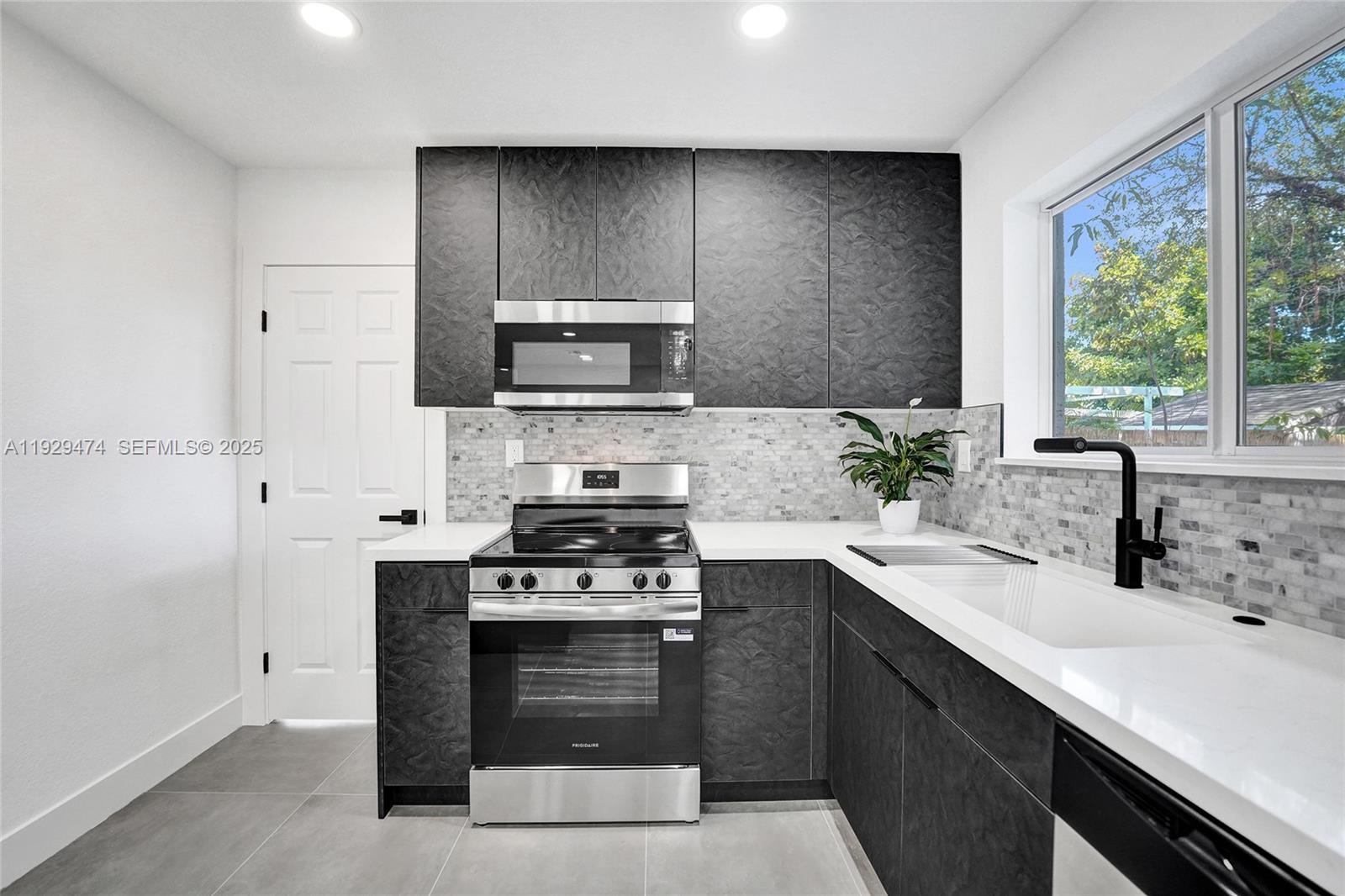 FAIRMONT - Residential