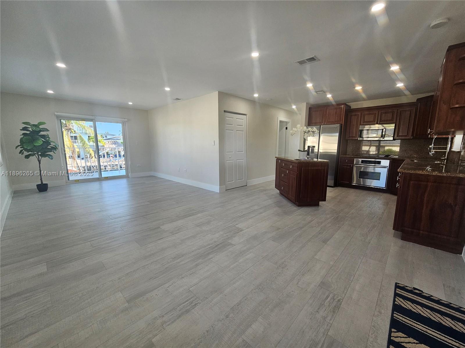 PORT LARGO 5TH ADD - Residential