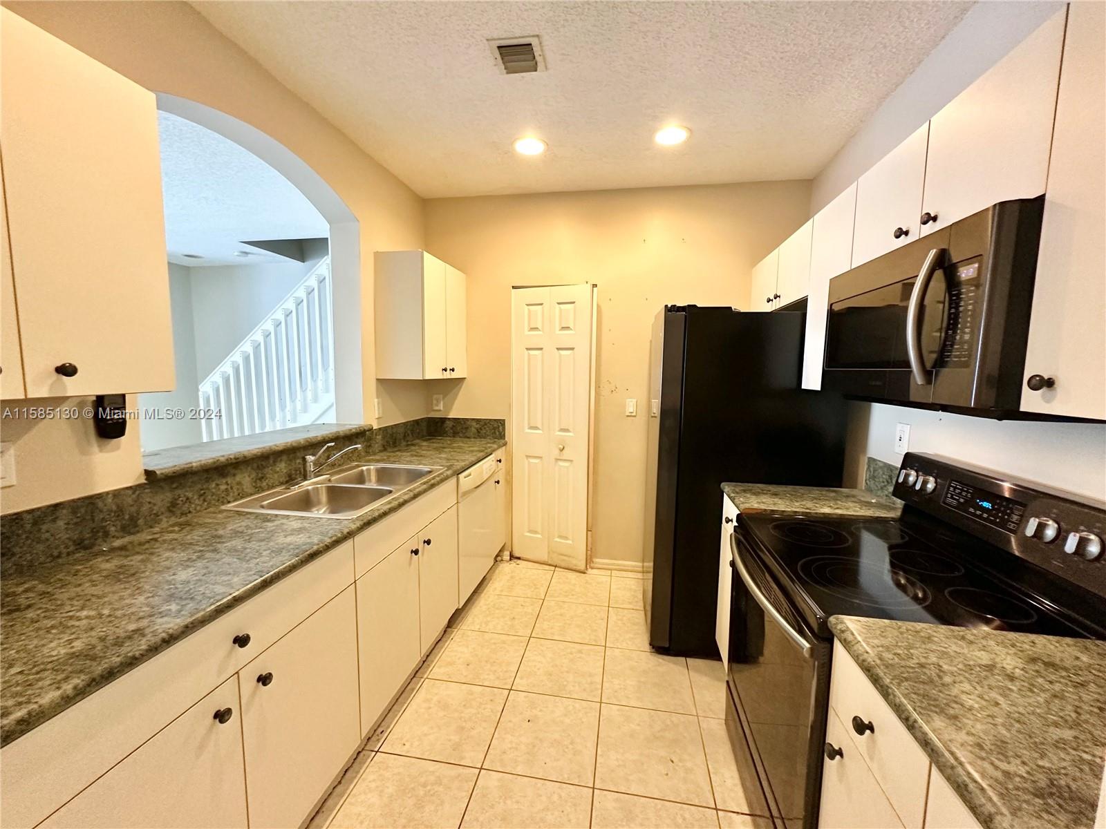 MARBELLA COVE - Residential