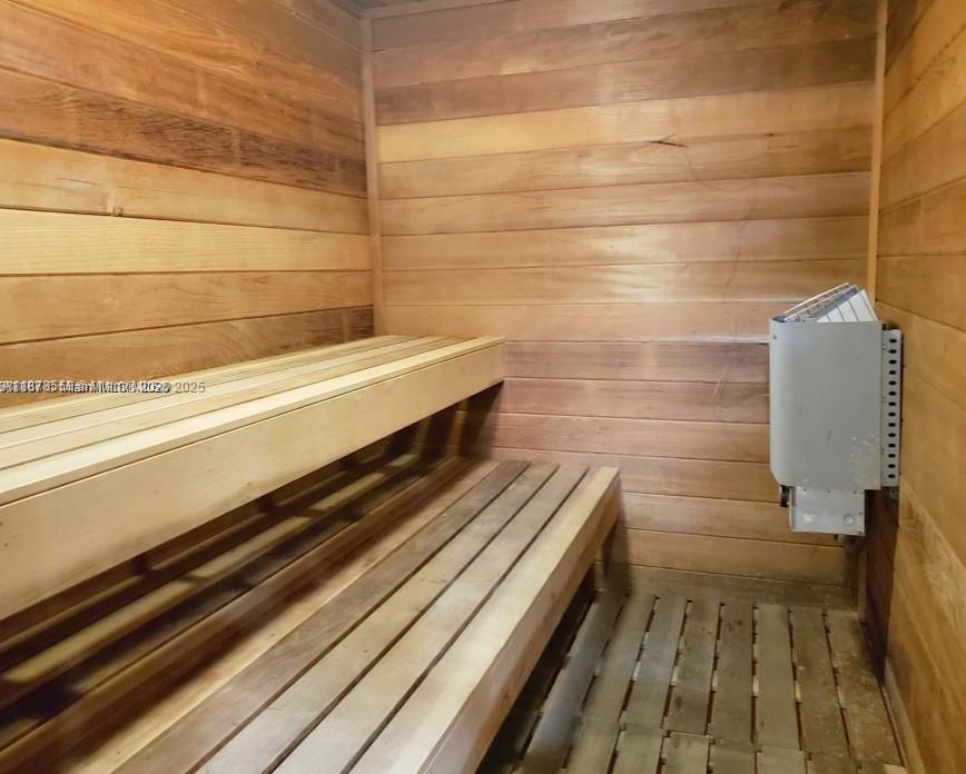 PARKER PLAZA CONDO ESTATE - Residential Lease