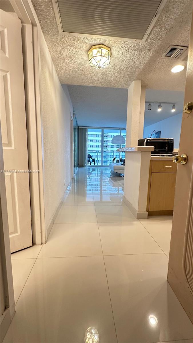 2030 S Ocean Dr 725
