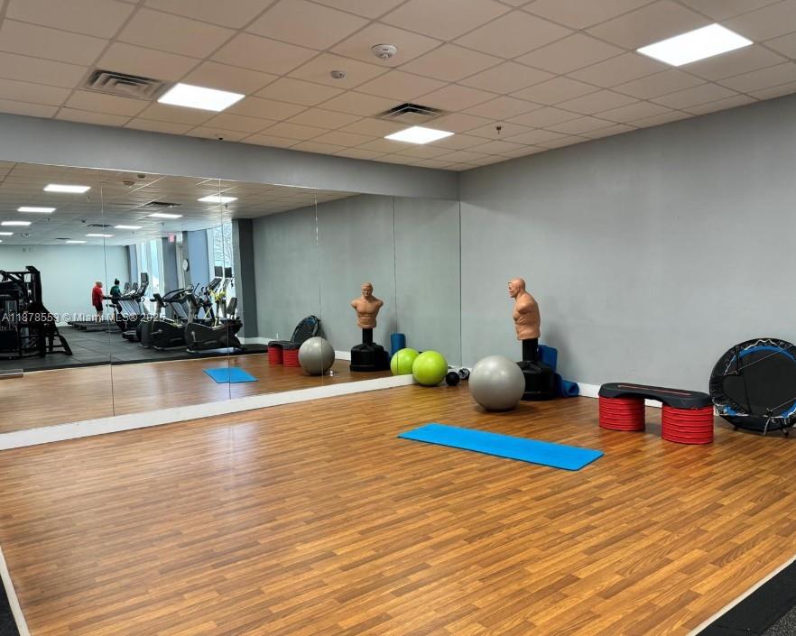 PARKER PLAZA CONDO ESTATE - Residential Lease