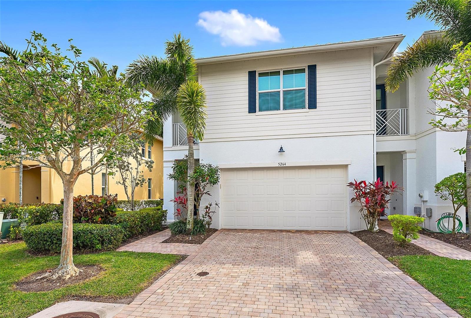 Hampton Cay - Residential