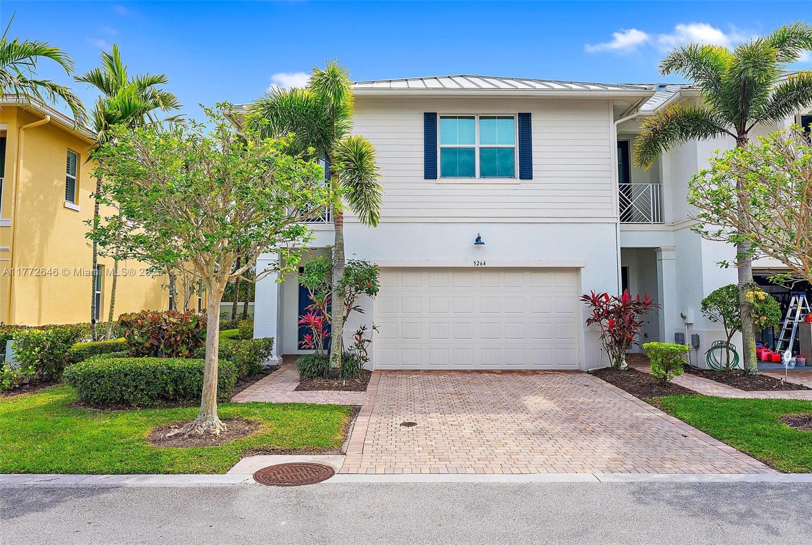 Hampton Cay - Residential