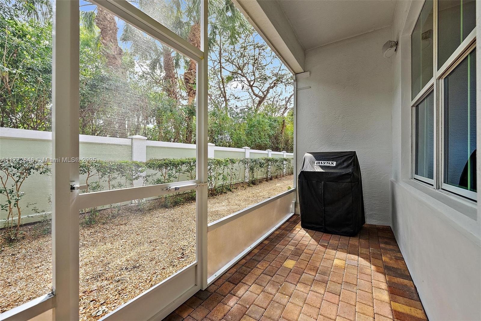 Hampton Cay - Residential