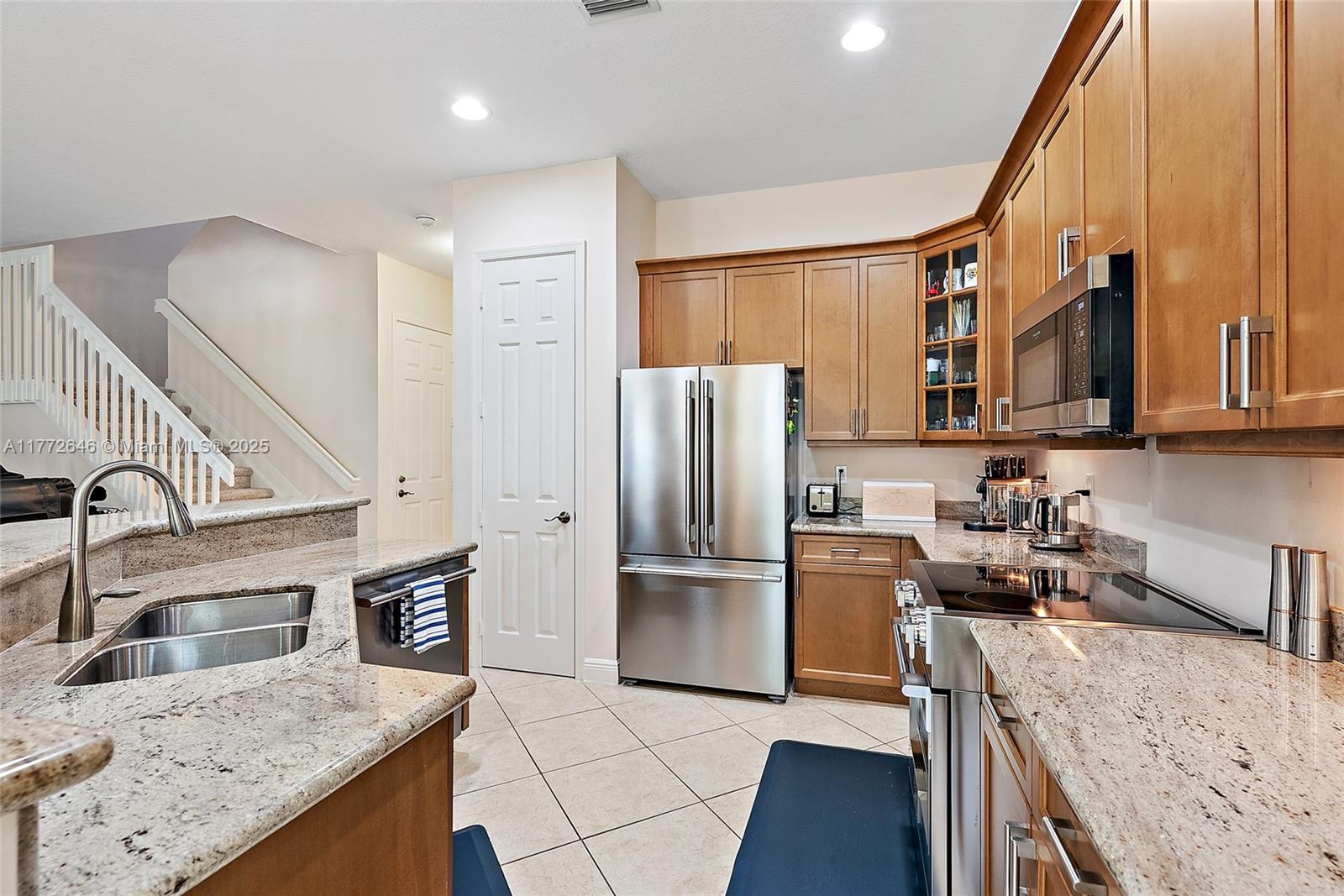 Hampton Cay - Residential