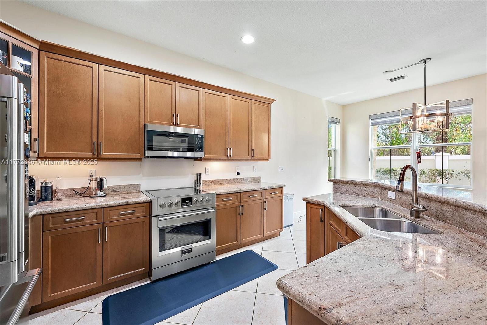 Hampton Cay - Residential