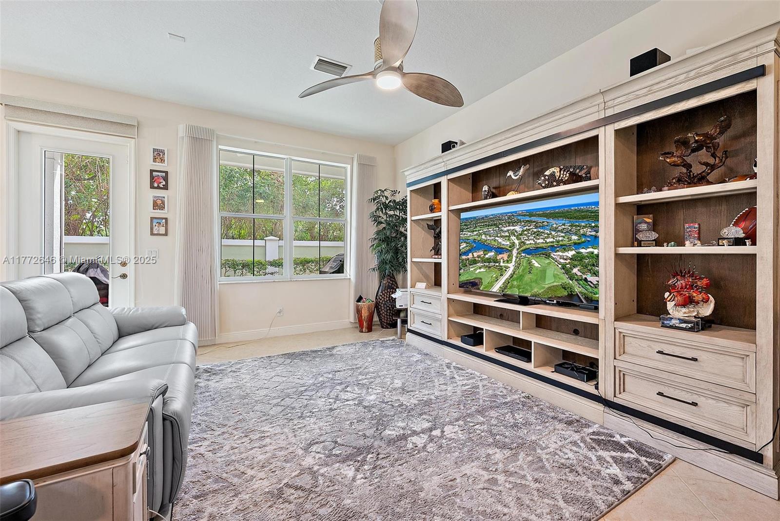 Hampton Cay - Residential