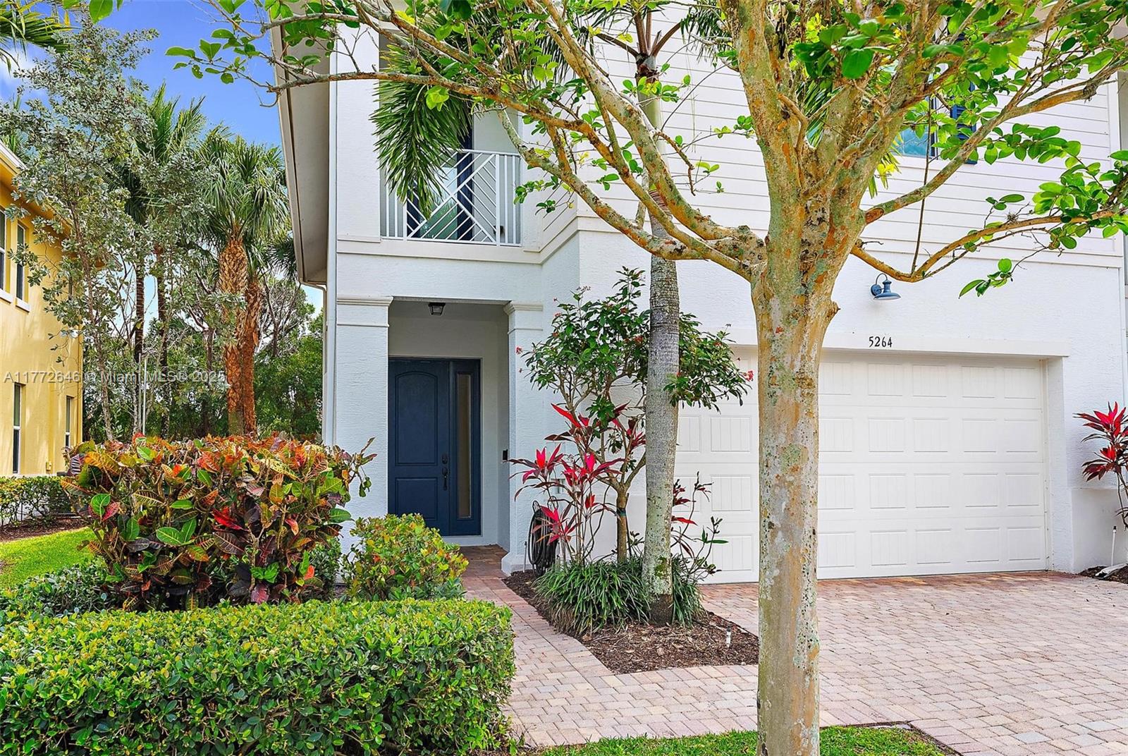 Hampton Cay - Residential
