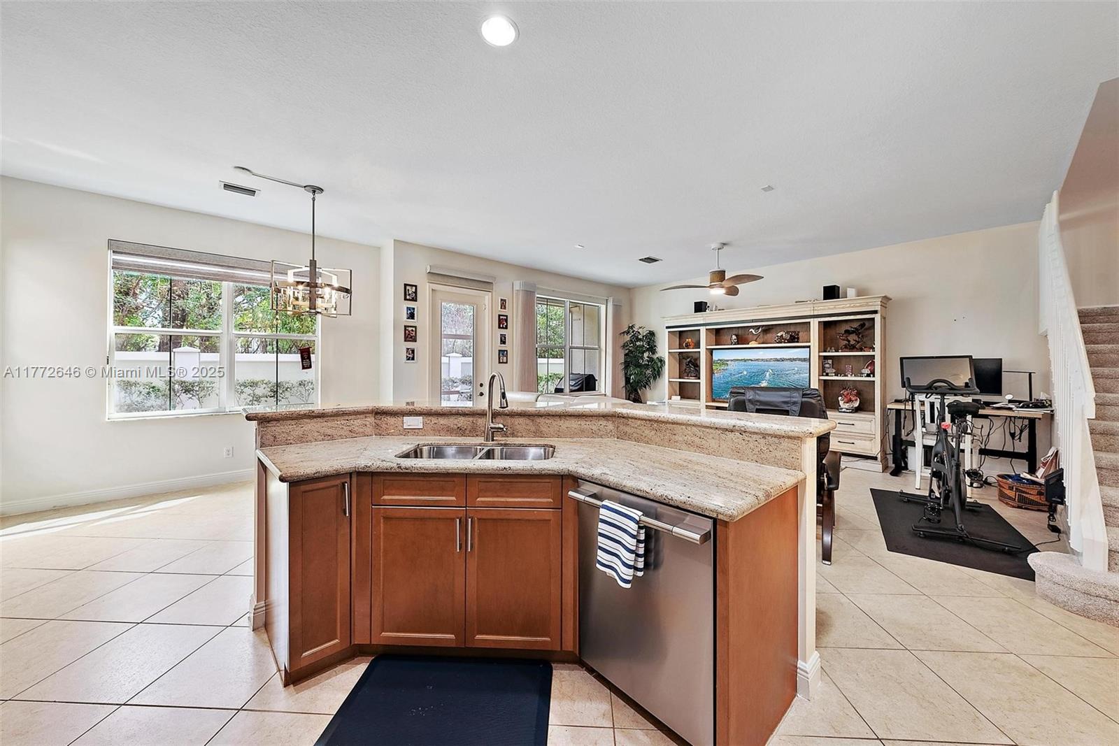 Hampton Cay - Residential