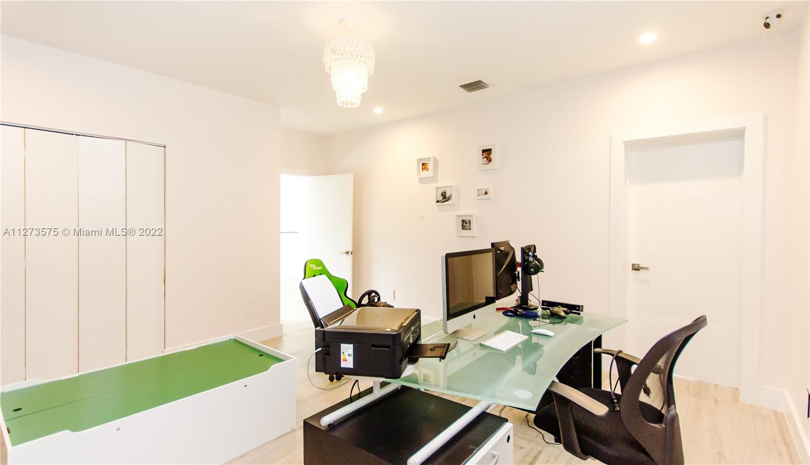 AMEND PLAT OF A PORT DORA - Residential