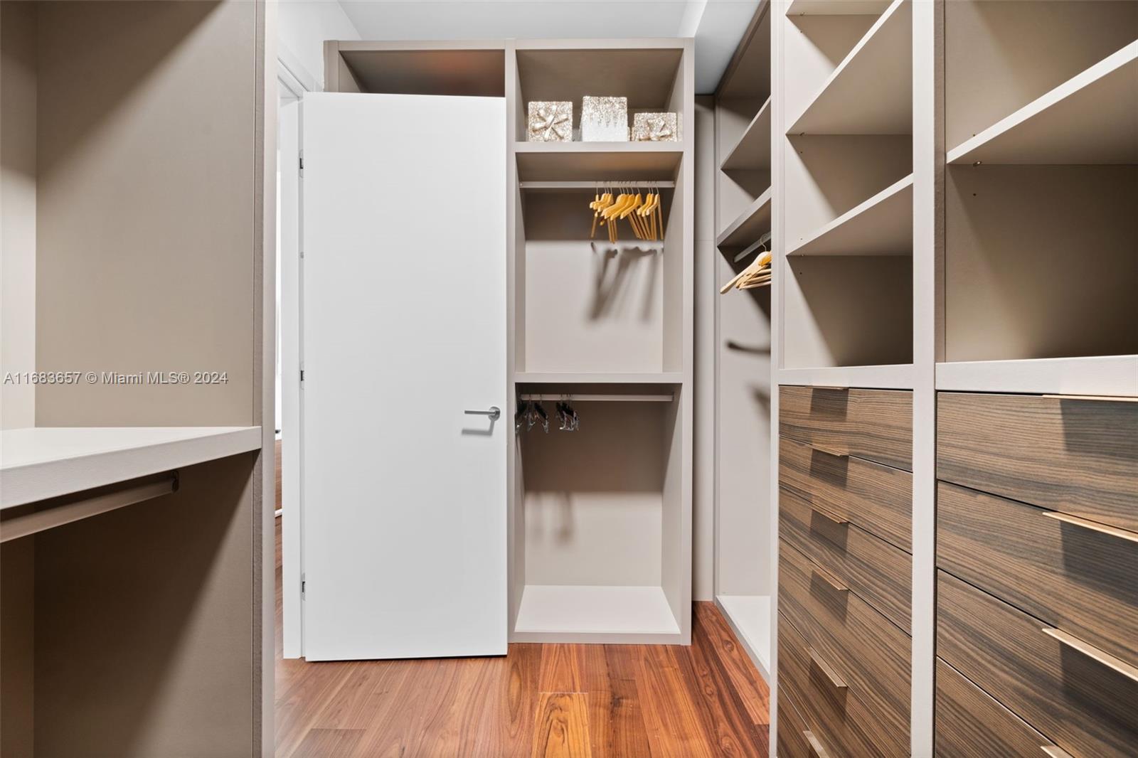 TURNBERRY OCEAN COLONY SO - Residential