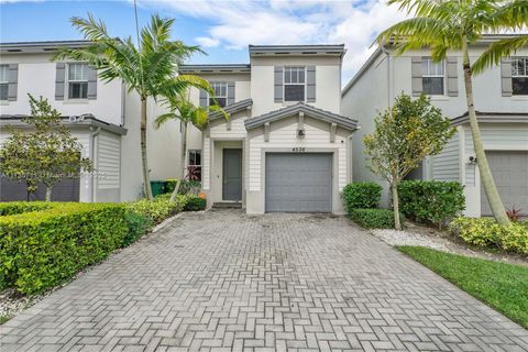 4536 NW 48th Ter Tamarac FL 33319