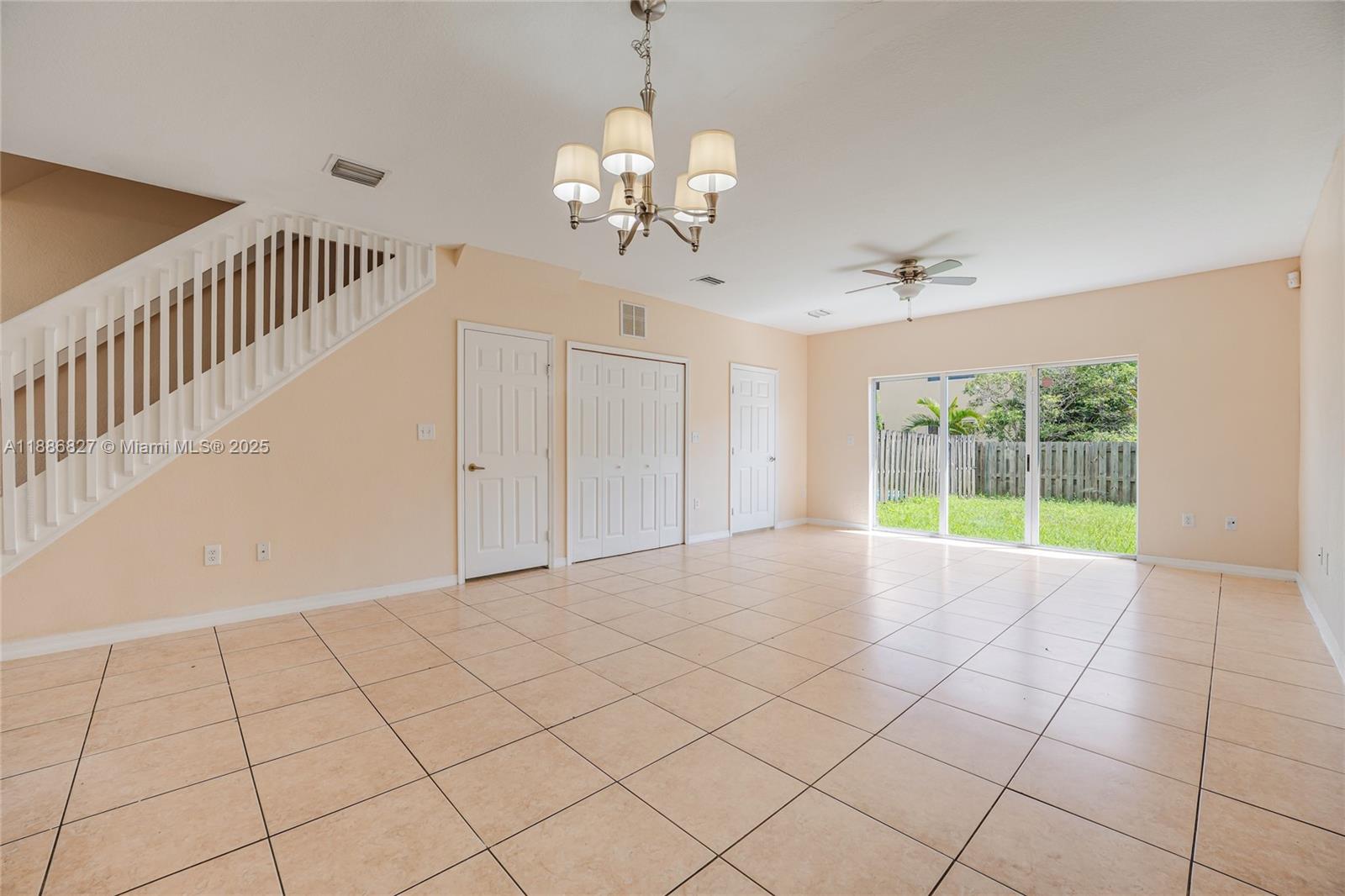 COUNTRY CLUB VILLAS TH CO - Residential Lease