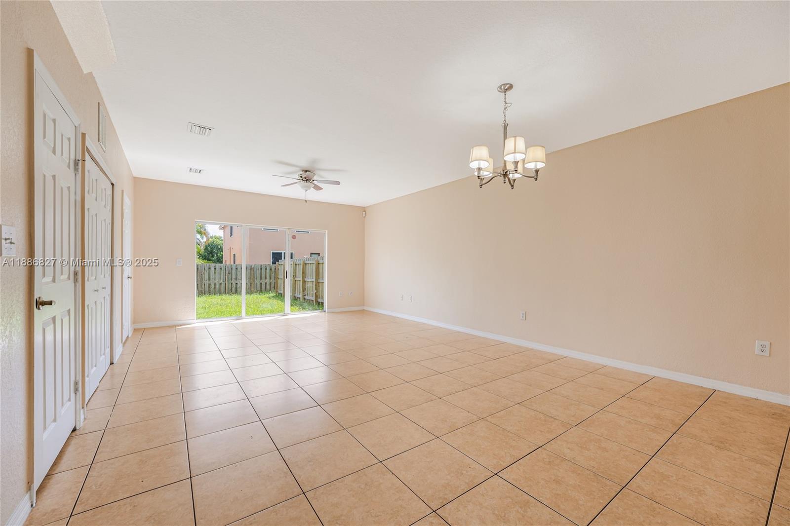 COUNTRY CLUB VILLAS TH CO - Residential Lease