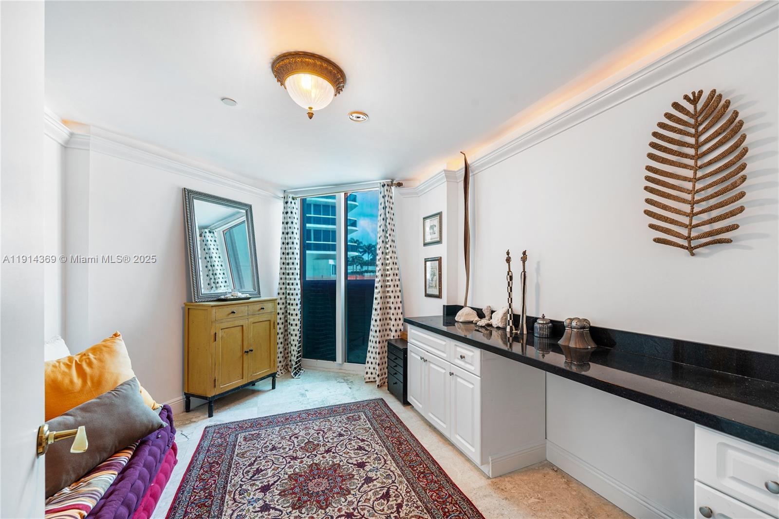 SOLIMAR CONDO - Residential