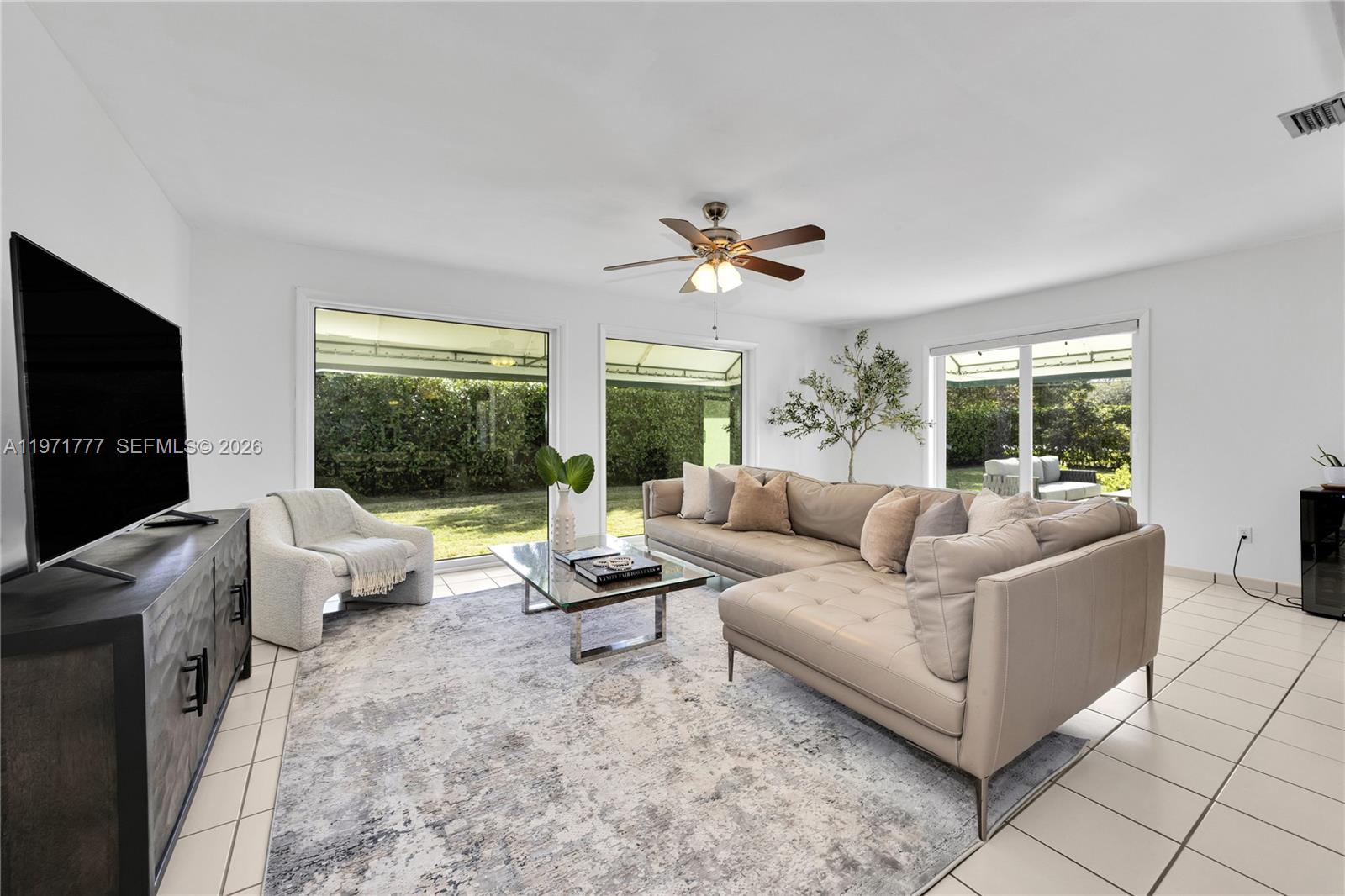 SNAPPER CREEK VILLAGE AMD - Residential