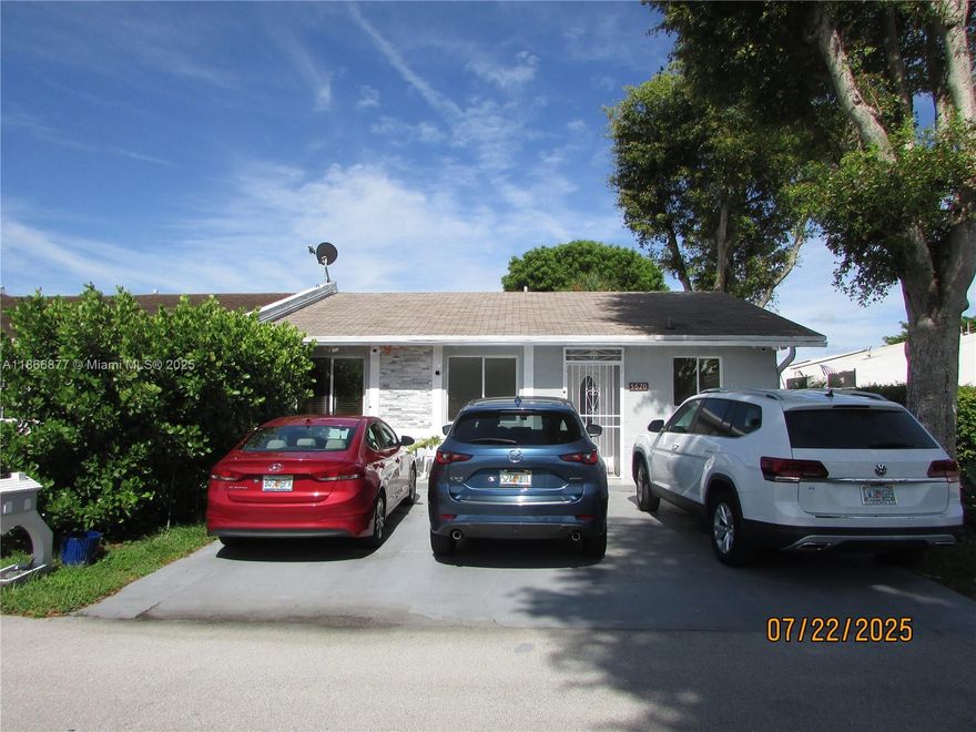 Fantastic opportunity to own this beautiful townhome in a much-desired location.  Corner unit has parking for 3 cars and additional parking for guests. Low HOA fees. In the heart of Kendall, near schools, shopping, hospital, restaurants, major road arteries. Sold in As Is Condition. 24 hours appointment required.