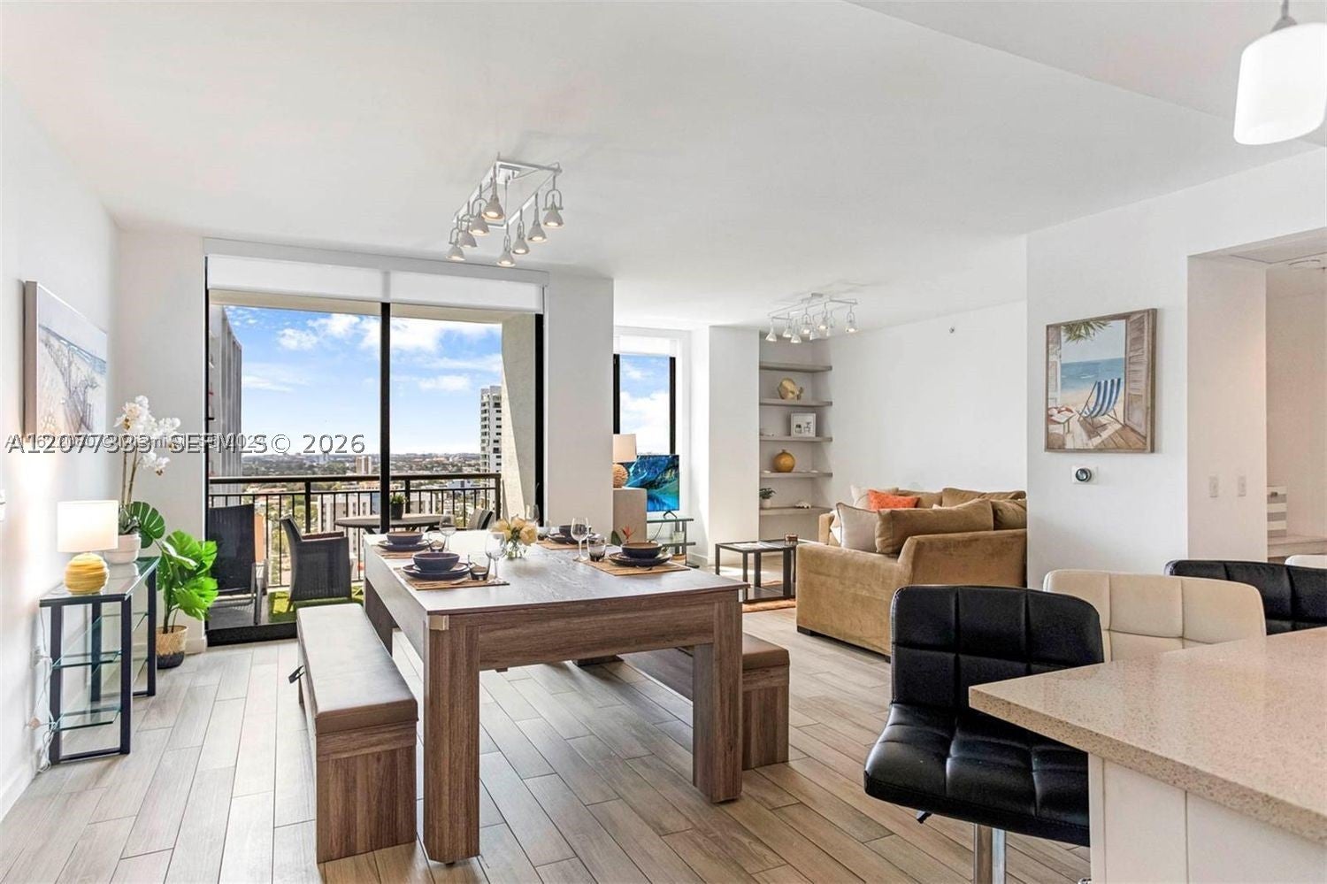 999 SW 1st Ave 1906