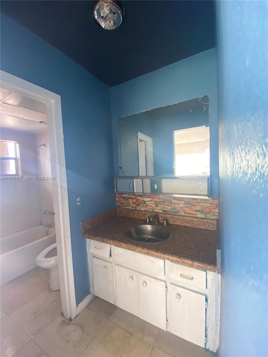 CONDADO REAL CONDO - Residential Lease