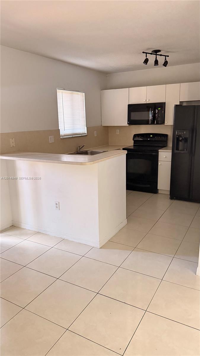 MONTEREY AT MALIBU BAY CO - Residential Lease