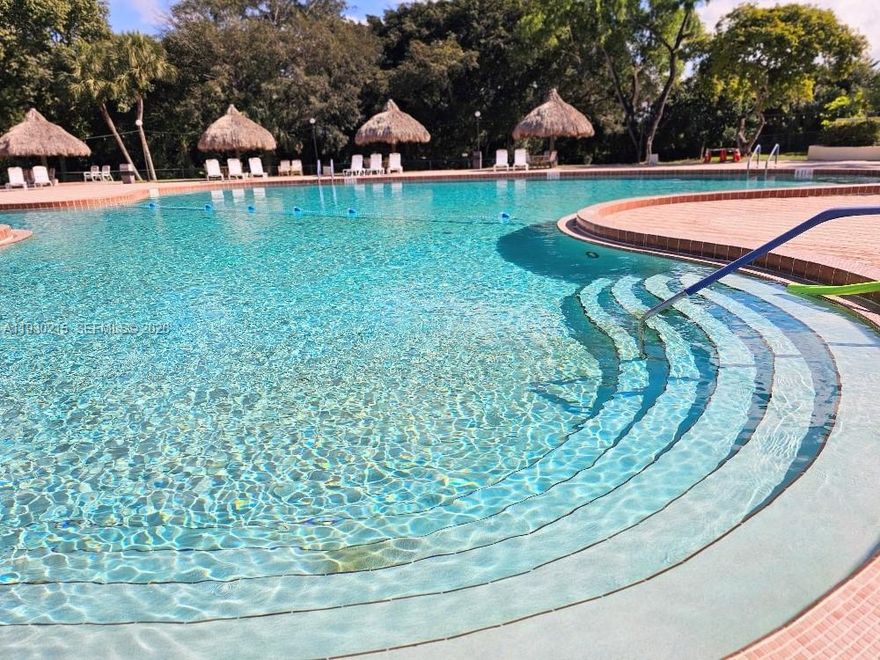 Beautiful Condo with 2 Bedrooms & 2 Full Bathrooms. Clubhouse is in front of the building with many amenities, Pool, Tennis Courts, Pickleball, Shuffleboard, Card room, Table pool, Gym, Aerobics classes and more. Association fees includes: Internet, Water, Cable TV, Insurance, Roof Repairs, Sewer, Trash Removal, Complex is close to supermarkets, shops, restaurants, hospitals, religious temples & transportation. PRICE TO SELL!