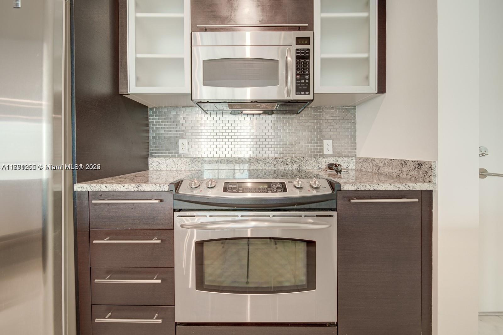 THE PLAZA 901 BRICKELL CO - Residential Lease