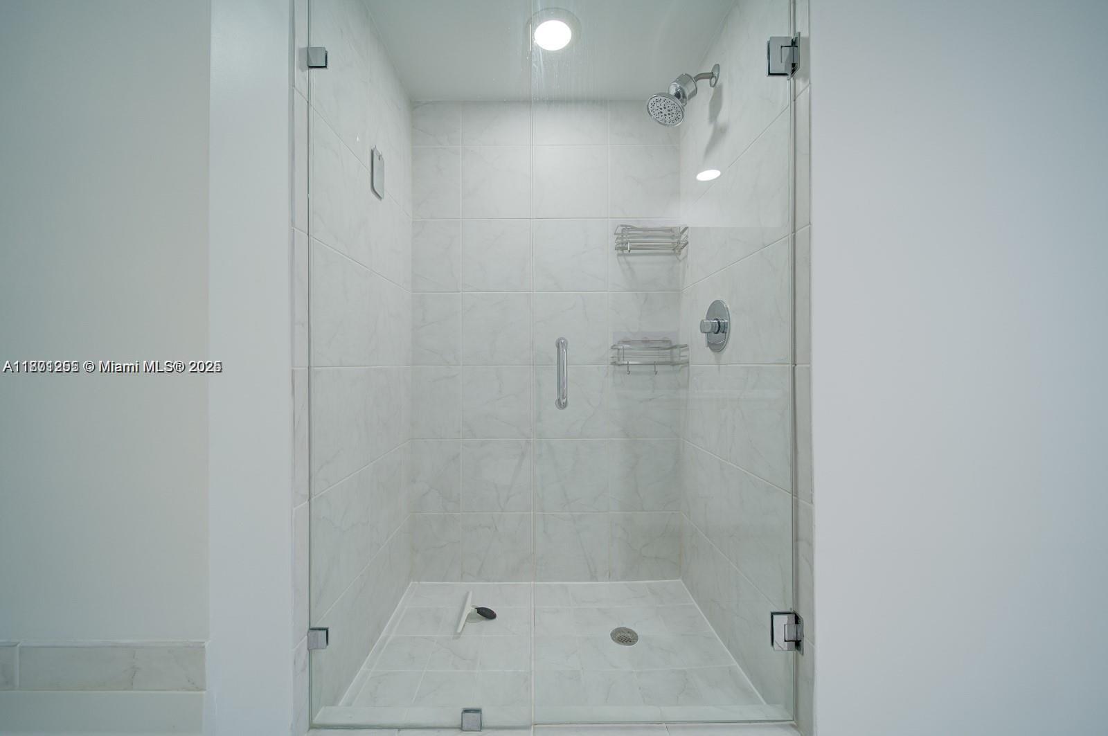 THE PLAZA 901 BRICKELL CO - Residential Lease