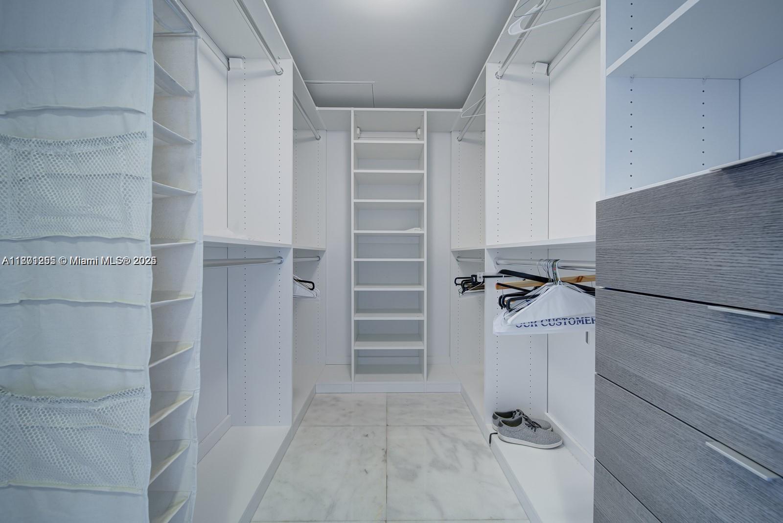 THE PLAZA 901 BRICKELL CO - Residential Lease