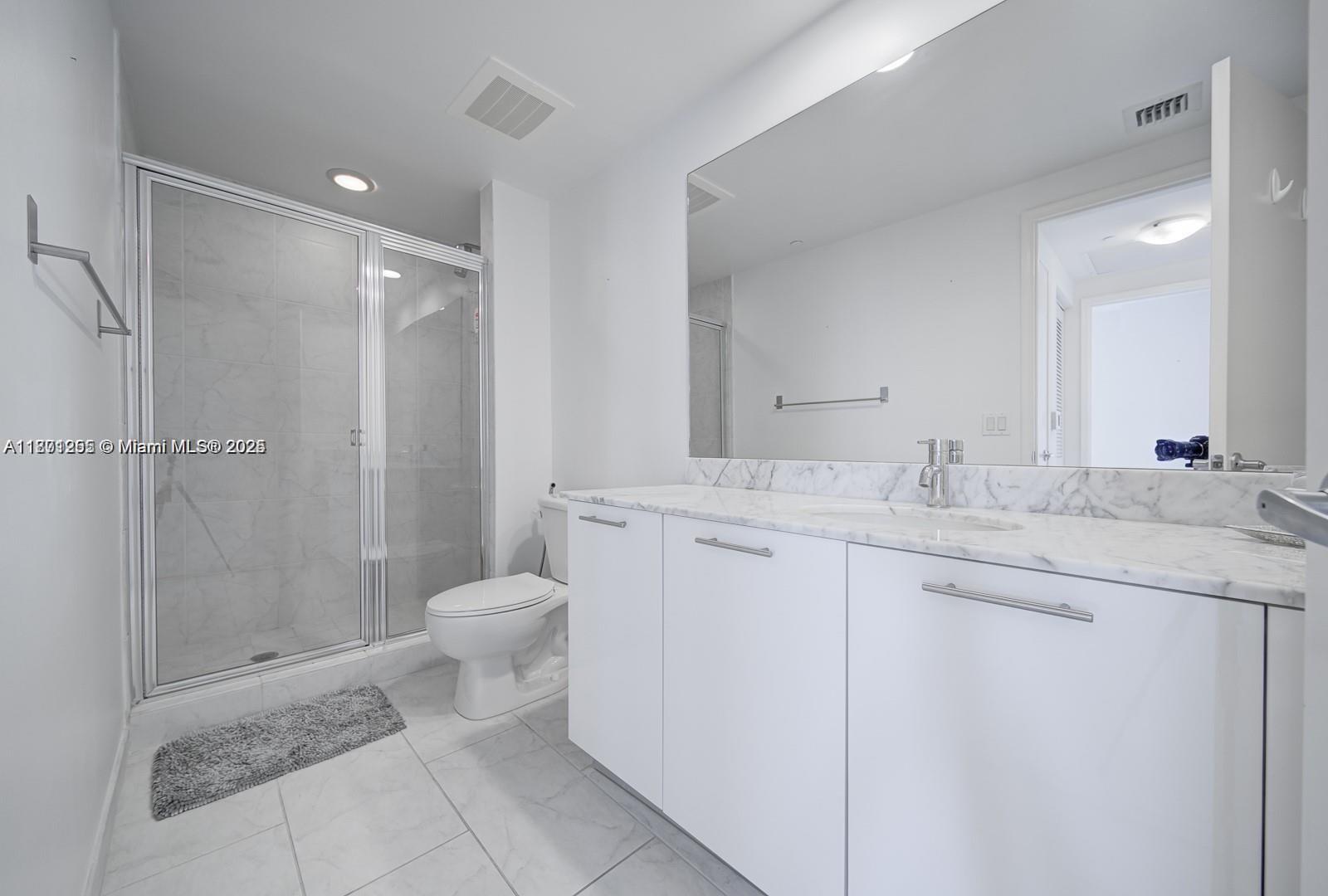 THE PLAZA 901 BRICKELL CO - Residential Lease