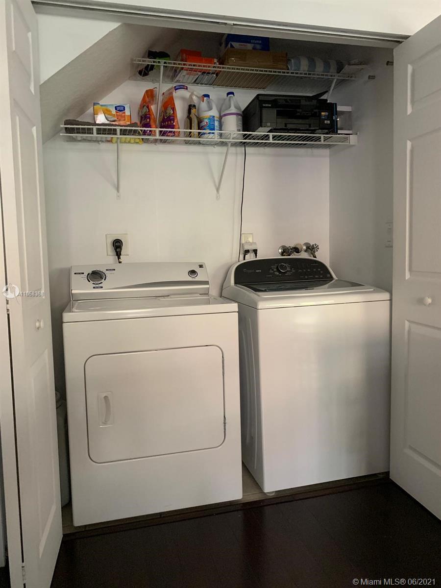 EGRET LAKES ESTATES SEC 4 - Residential