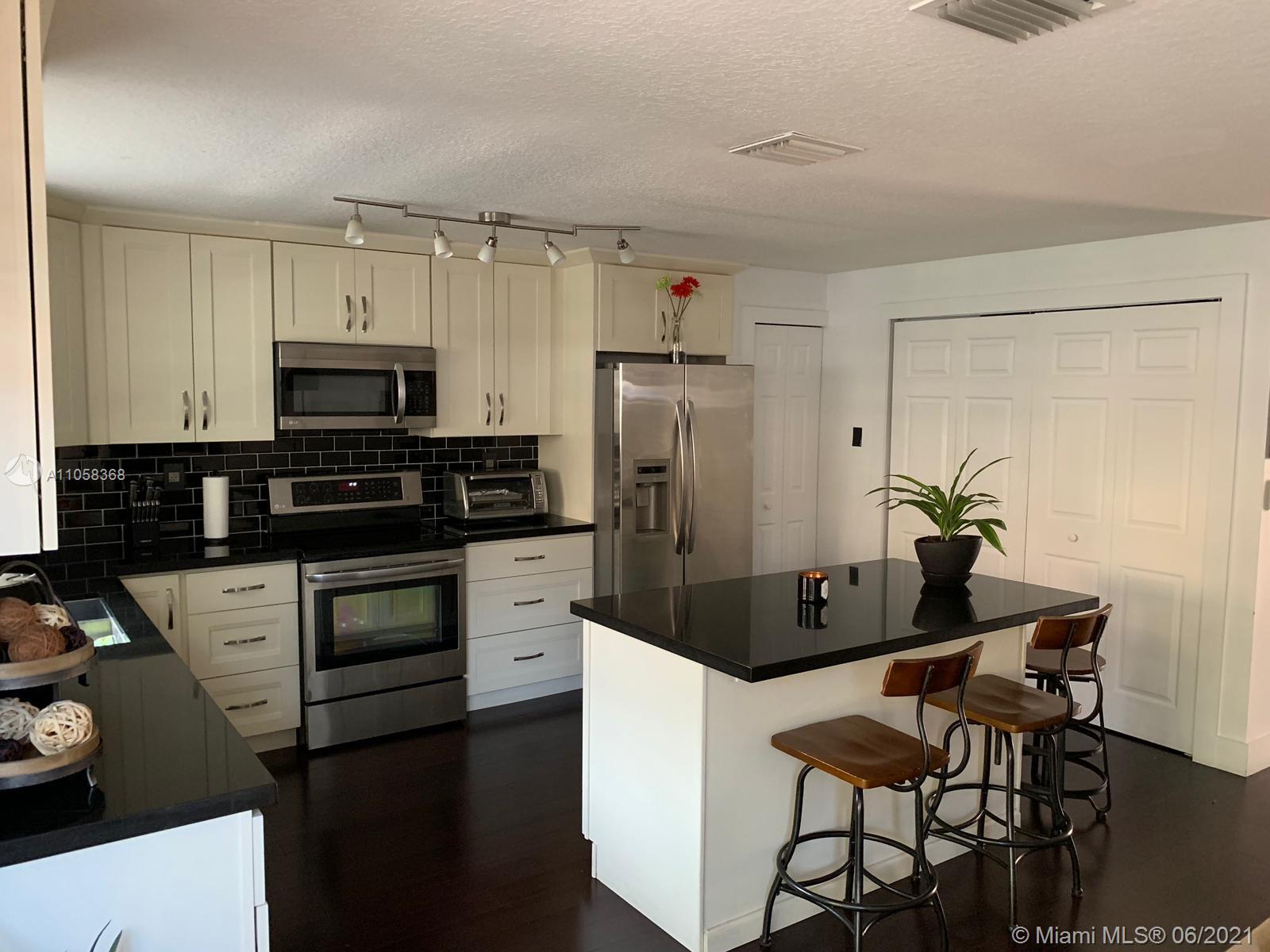 EGRET LAKES ESTATES SEC 4 - Residential