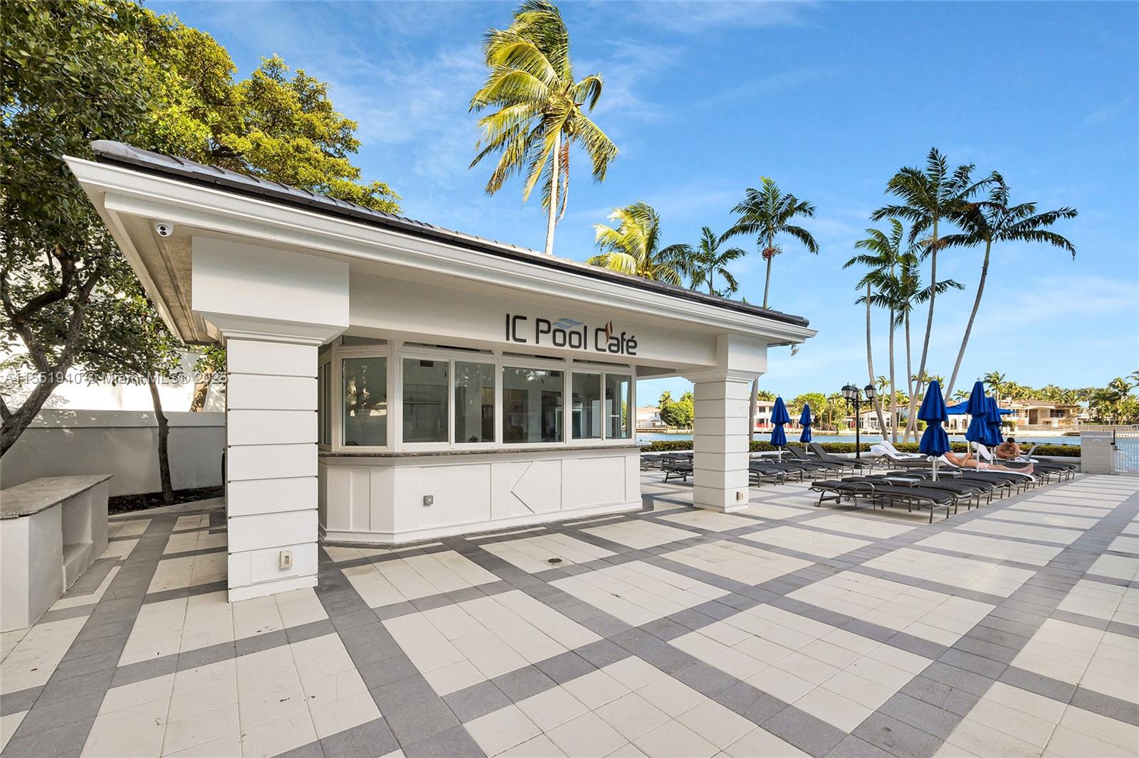 THE COURTYARDS AT THE POI - Residential