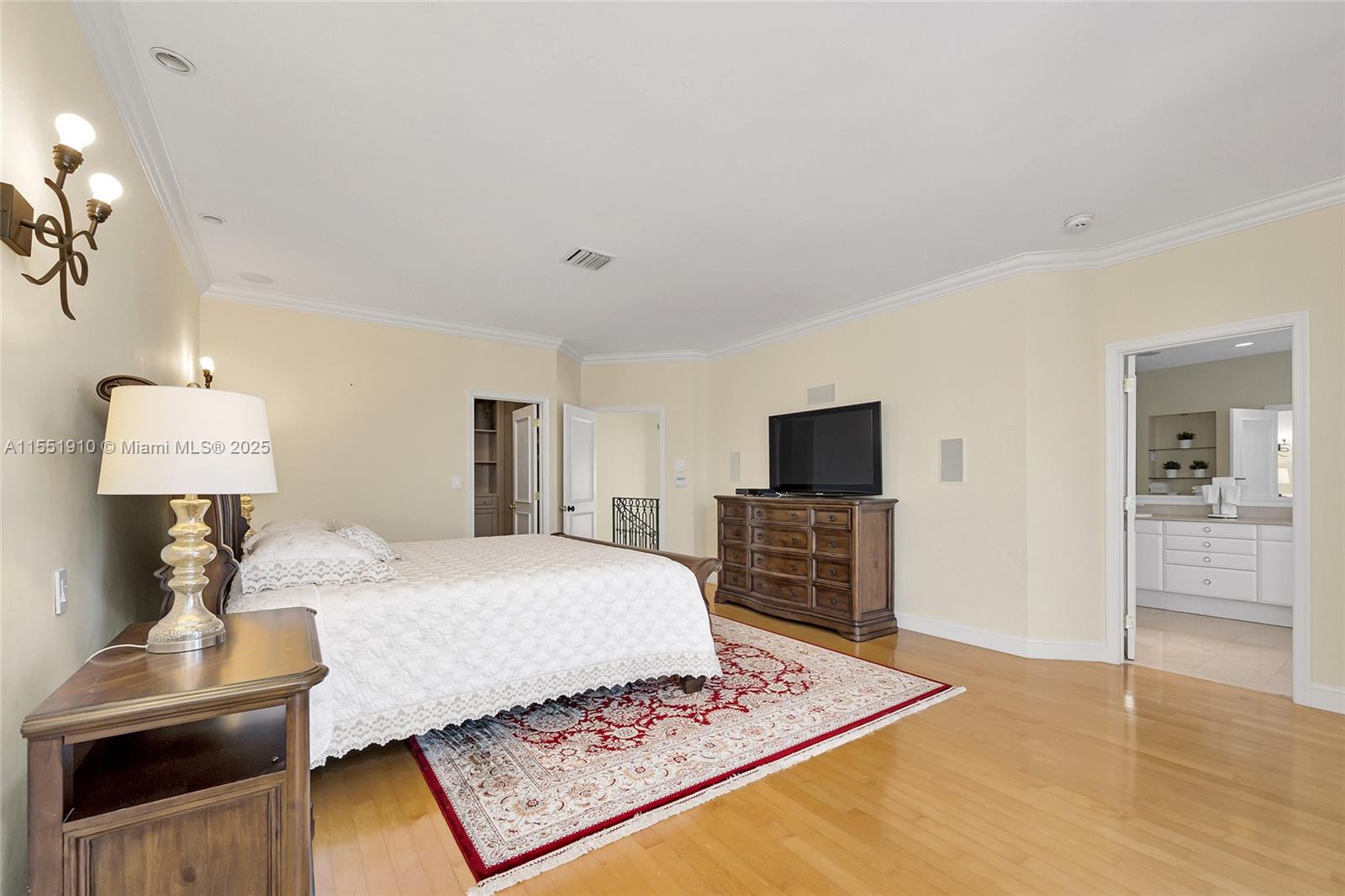 THE COURTYARDS AT THE POI - Residential