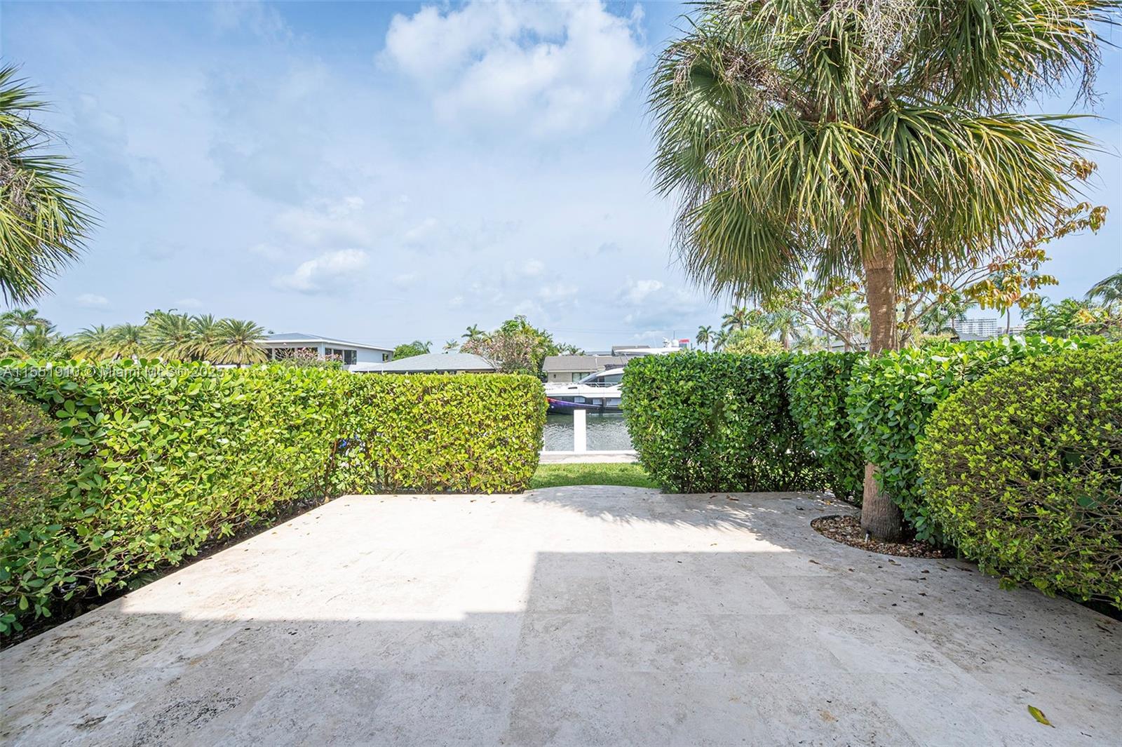 THE COURTYARDS AT THE POI - Residential